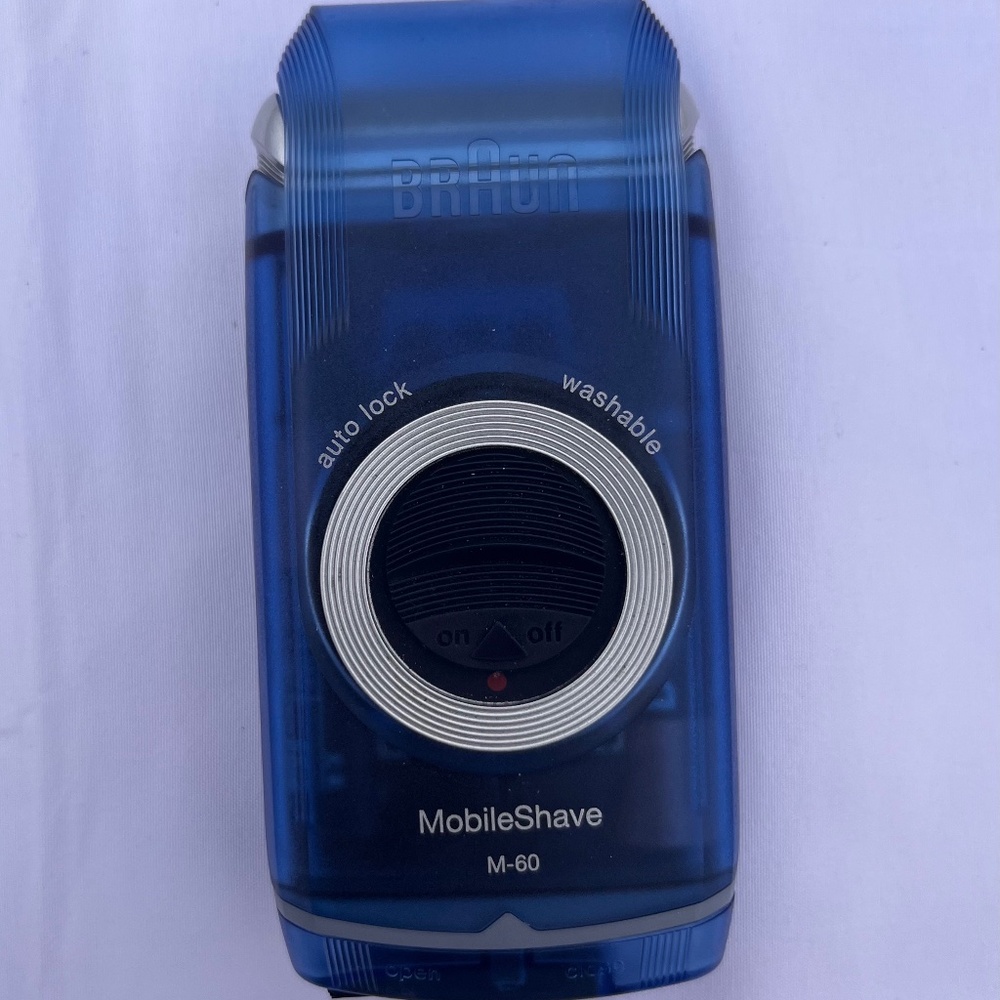 Braun Electric Razor for Men, M-60 Mobile ElectricShave, Washable, Blue
